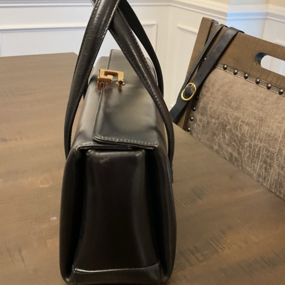 Auth Gucci Vintage Handbag 😍 - Picture 11 of 12